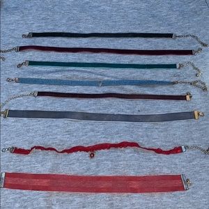 8 different colored pack chokers